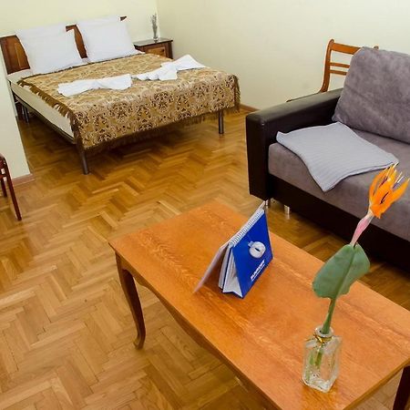Ferienwohnung Apartament Na Adamkovskoy Brest Exterior foto